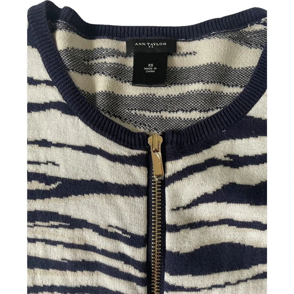 Ann Taylor Knit Jacket Women's Size‎ XS Black & White Zebra Print Full Zip